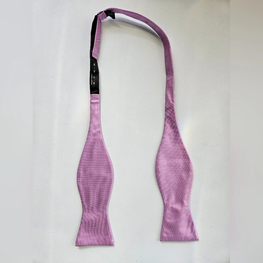 Lavender Textured Silk Bow Tie